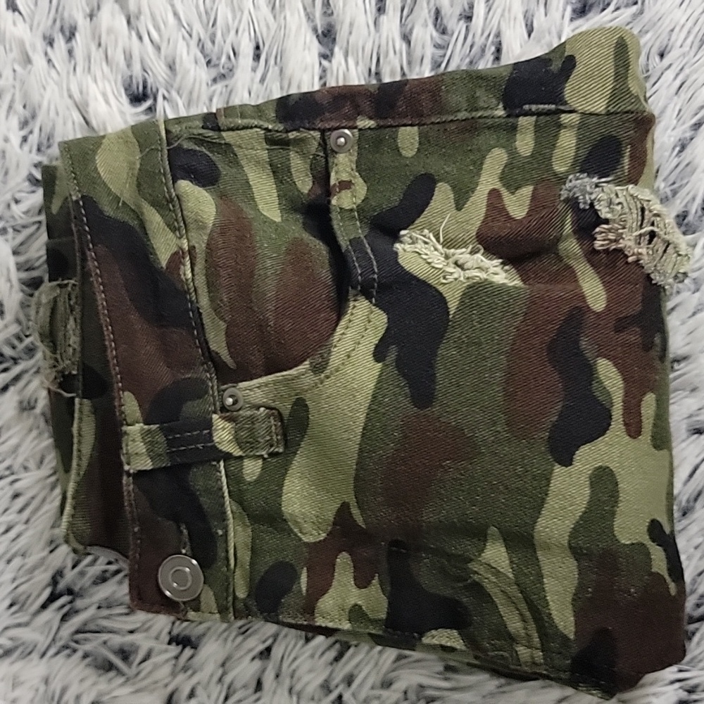 Camo pants 💚 - Picture 9 of 9